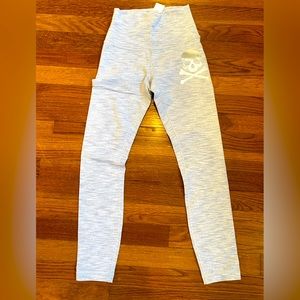 Brand new lululemon x soulcycle wunder under leggings, size 4 (white and grey)
